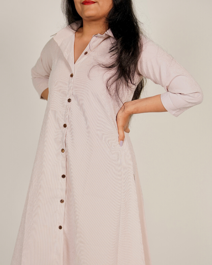 CLASSIC COLLAR KURTA SET WITH MINIMALIST DETAILS